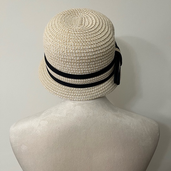 NWOT Milani 👒 Straw Hat w/bow and black detailing - Picture 2 of 5